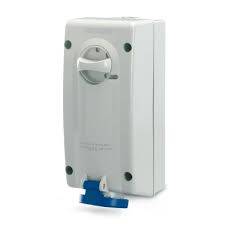 Base C/Bloqueo Ip44 3P+N+T 16A